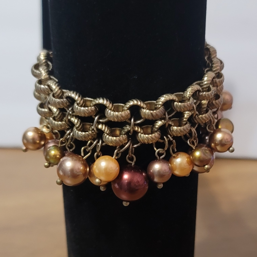 Pendleton Chunky Gold Tone Dangle Beaded Bracelet